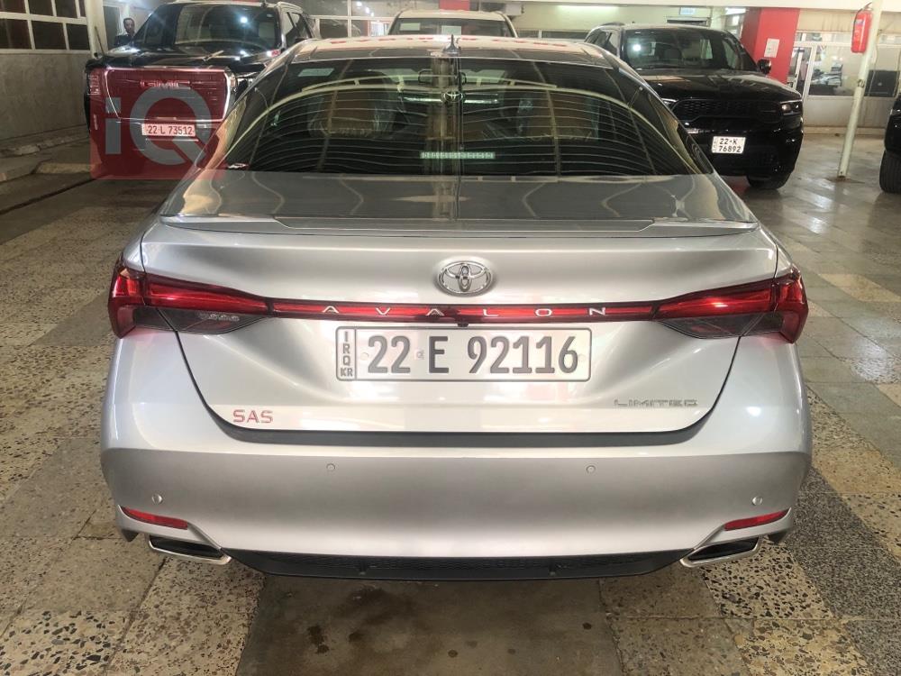 تويوتا أفالون